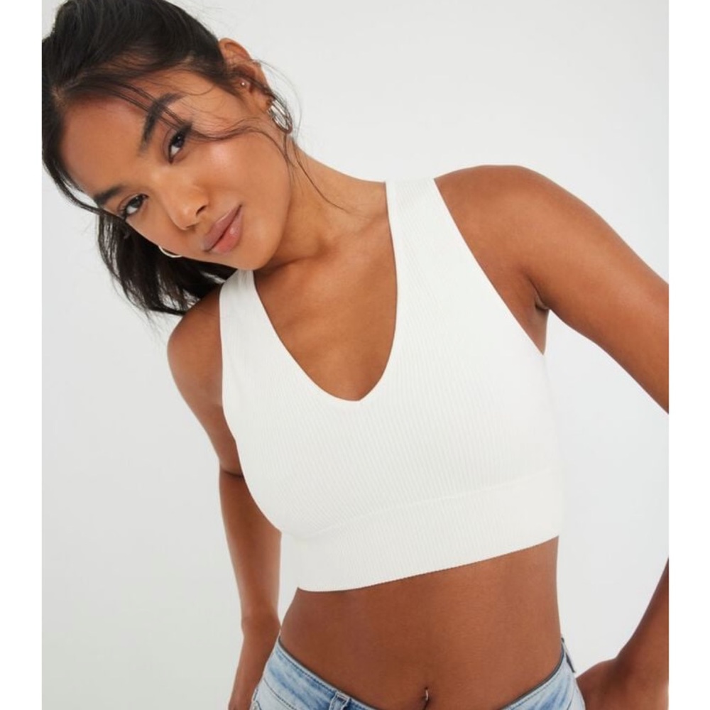 Stella seem less tank in white